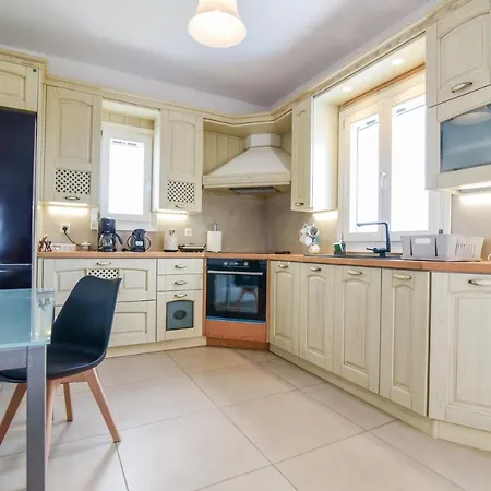 Daphne's Place - Private With Pool In Naxos