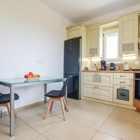 Daphne's Place - Private With Pool In Naxos Βίβλος