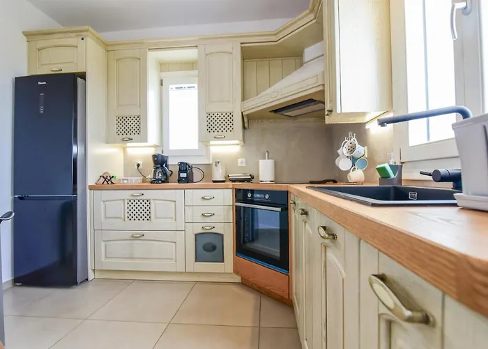 Daphne's Place - Private With Pool In Naxos