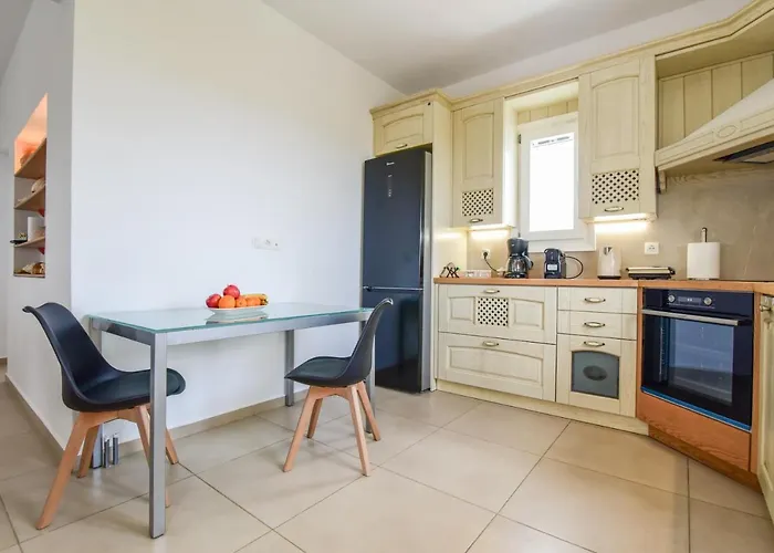 Daphne's Place - Private With Pool In Naxos Vívlos