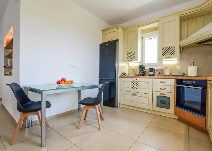 Daphne's Place - Private With Pool In Naxos Feriehus