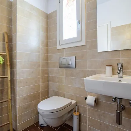 Daphne's Place - Private With Pool In Naxos Vívlos