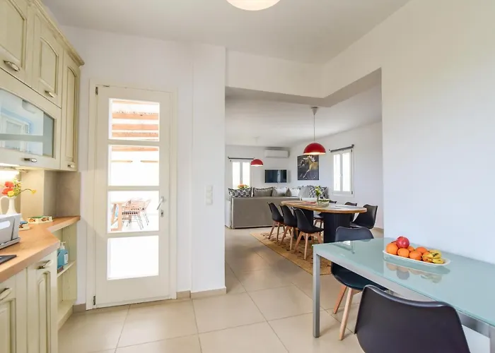 Daphne's Place - Private With Pool In Naxos בית נופש