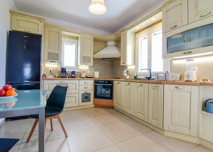 בית נופש Daphne's Place - Private With Pool In Naxos Vívlos